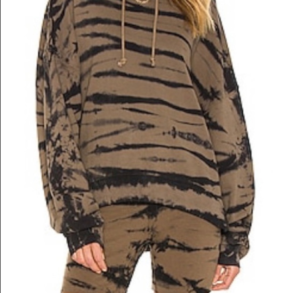 Revolve Matching Tie Dye Set Size Medium - image 1